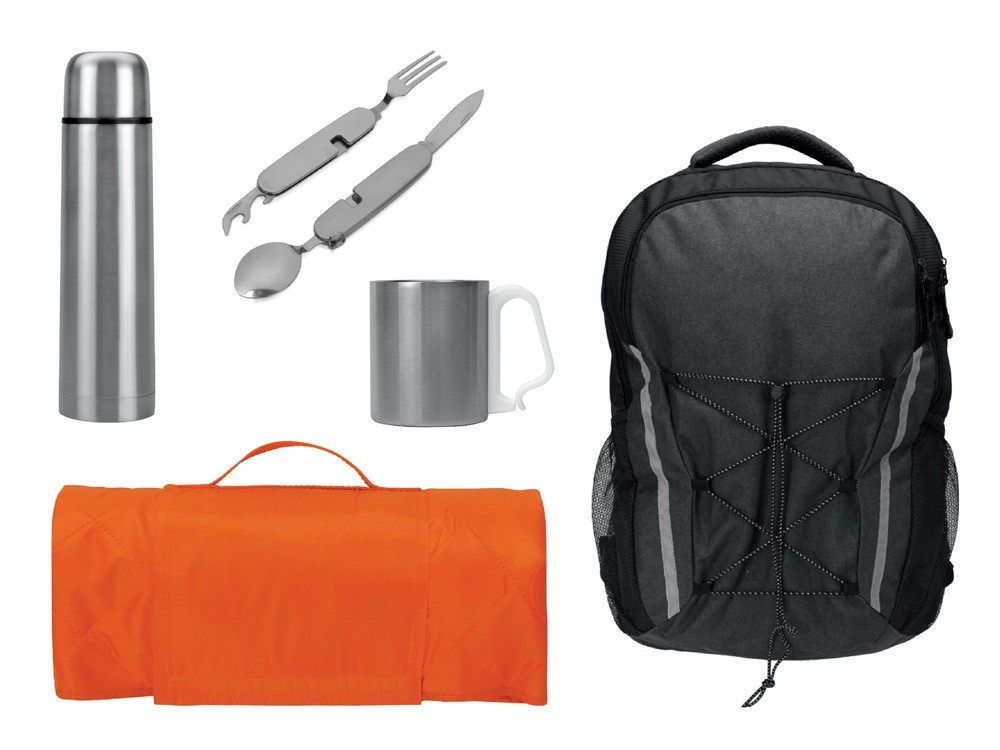Набор туриста с термосом, кружкой, столовыми приборами и пледом (15012)